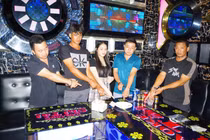 Đột kích quán karaoke, phát hiện 12 người dương tính với ma túy