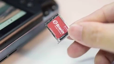 Ổ SSD siêu bé chỉ bằng thẻ sim, tháo lắp bằng đơn giản