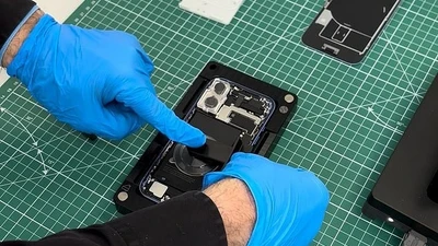 iPhone chịu 'tra tấn' ra sao trước khi đến tay người dùng? 