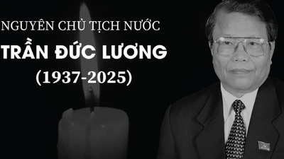 Viếng nguyên Chủ tịch nước Trần Đức Lương tại Quảng Ngãi không mang vòng hoa