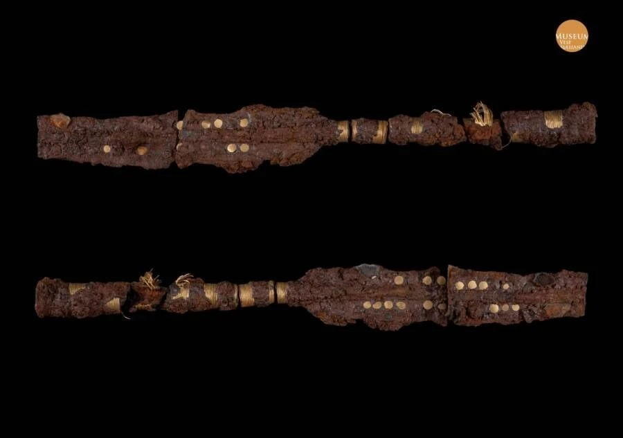 Phát hiện cặp giáo mạ vàng cổ xưa nhất Đan Mạch gần 2.800 năm