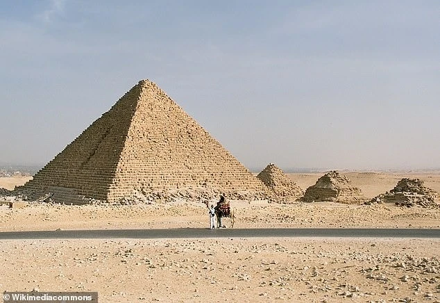 2 khoang trống trong kim tự tháp Menkaure hé lộ lối vào bí mật