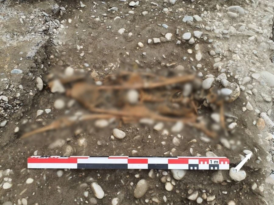 Tìm thấy ít nhất 32 bộ hài cốt ở Pháp chứa sự thật rùng rợn