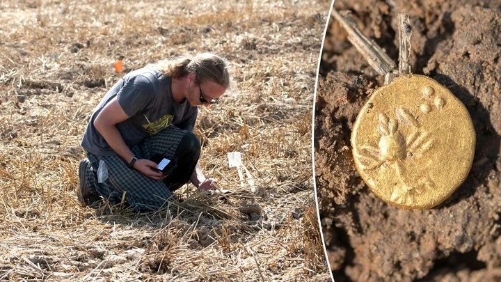 Tìm thấy kho báu khủng ở Czech, chuyên gia 'đau đầu' giải mã
