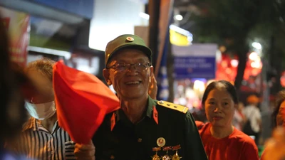 Hà Nội rực rỡ khí thế trước lễ Tổng duyệt diễu binh trong mưa