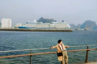Siêu du thuyền quốc tế neo đậu, vịnh Hạ Long thêm điểm check-in hút khách