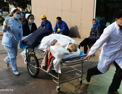 Cận cảnh nổ đường ống dẫn dầu kinh hoàng ở TQ