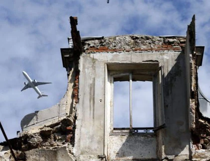 Những bí ẩn bên trong thị trấn ma của Pháp