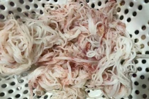 Đà Nẵng: Bún mua ở chợ đổi màu chỉ sau vài giờ