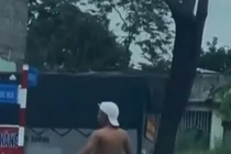  Người đàn ông cầm dao dọa chém người, gây náo loạn quốc lộ 13