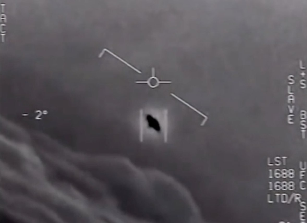 Tuyên bố chấn động... Mỹ âm thầm thu hồi hơn 10 UFO bị rơi? 