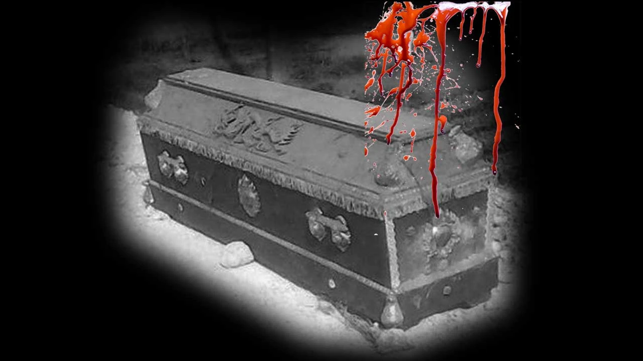 Đốt quan tài đỏ như máu, tá hỏa khi biết giá trị thực