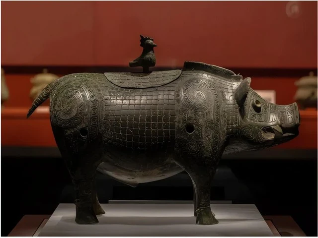 Đào móng đụng trúng lợn đồng, bủn rủn nghe chuyên gia hé lộ lai lịch 