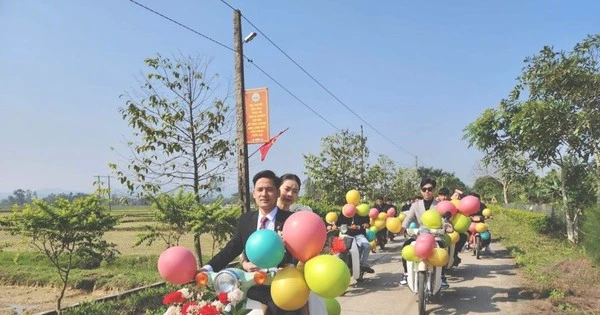 Đám cưới rước dâu bằng hàng chục xe Cub ở Hà Tĩnh "gây sốt"