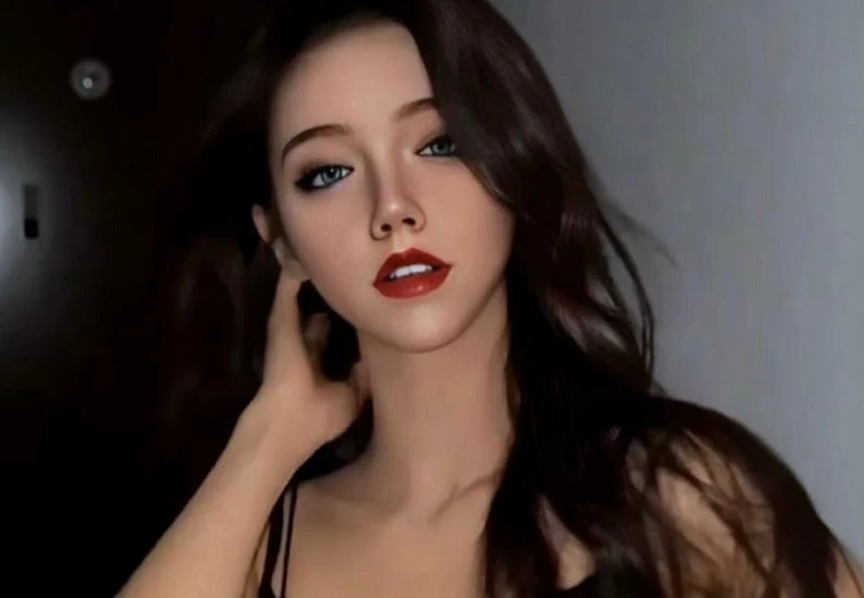 Nữ coser Việt được ví AI sống, khoe body gây bão mạng