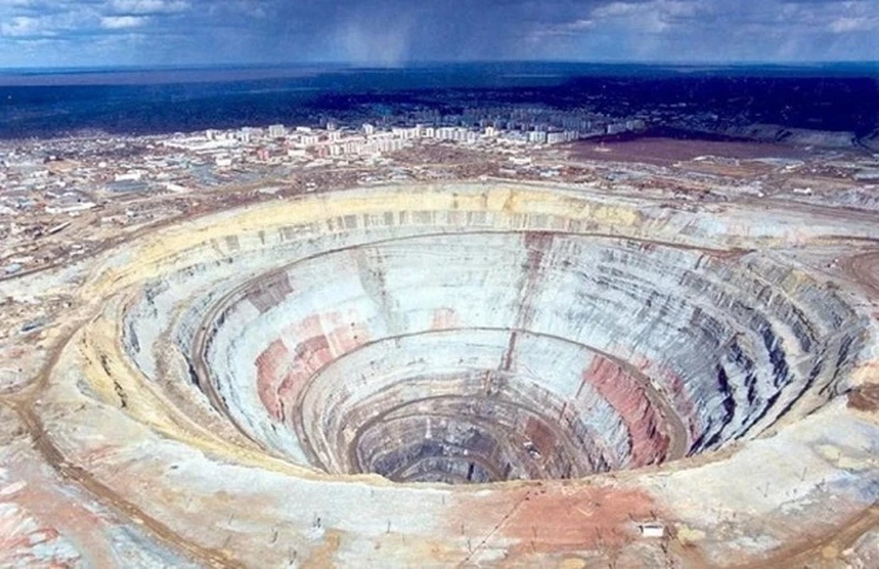 Kinh ngạc mỏ kim cương lớn nhất TG Liên Xô giữ kín nhiều năm