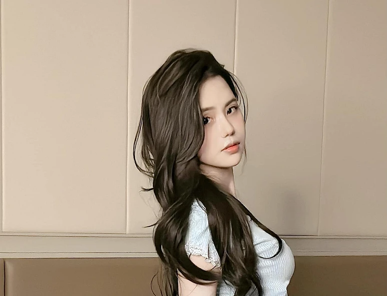 Nữ streamer tung bộ ảnh nóng bỏng, cộng đồng game thủ “đứng ngồi không yên”