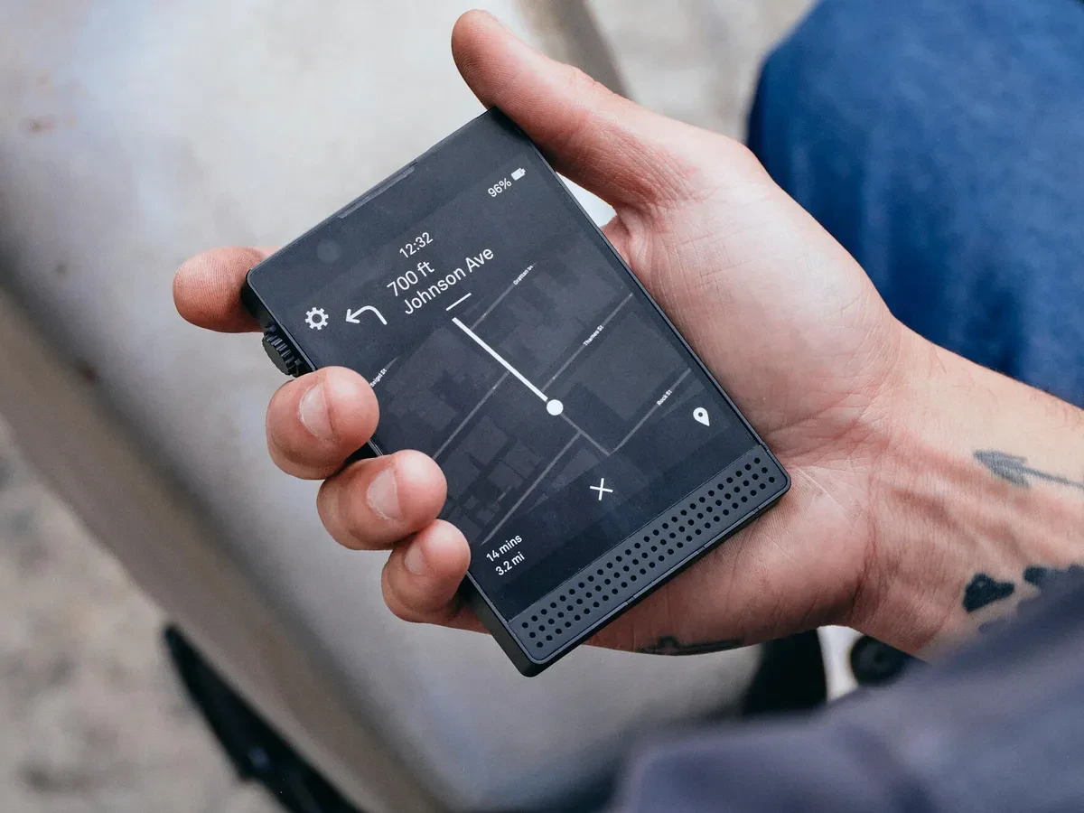 Ngắm mẫu smartphone tối giản đến khó tin, mang lại cảm giác hoài niệm