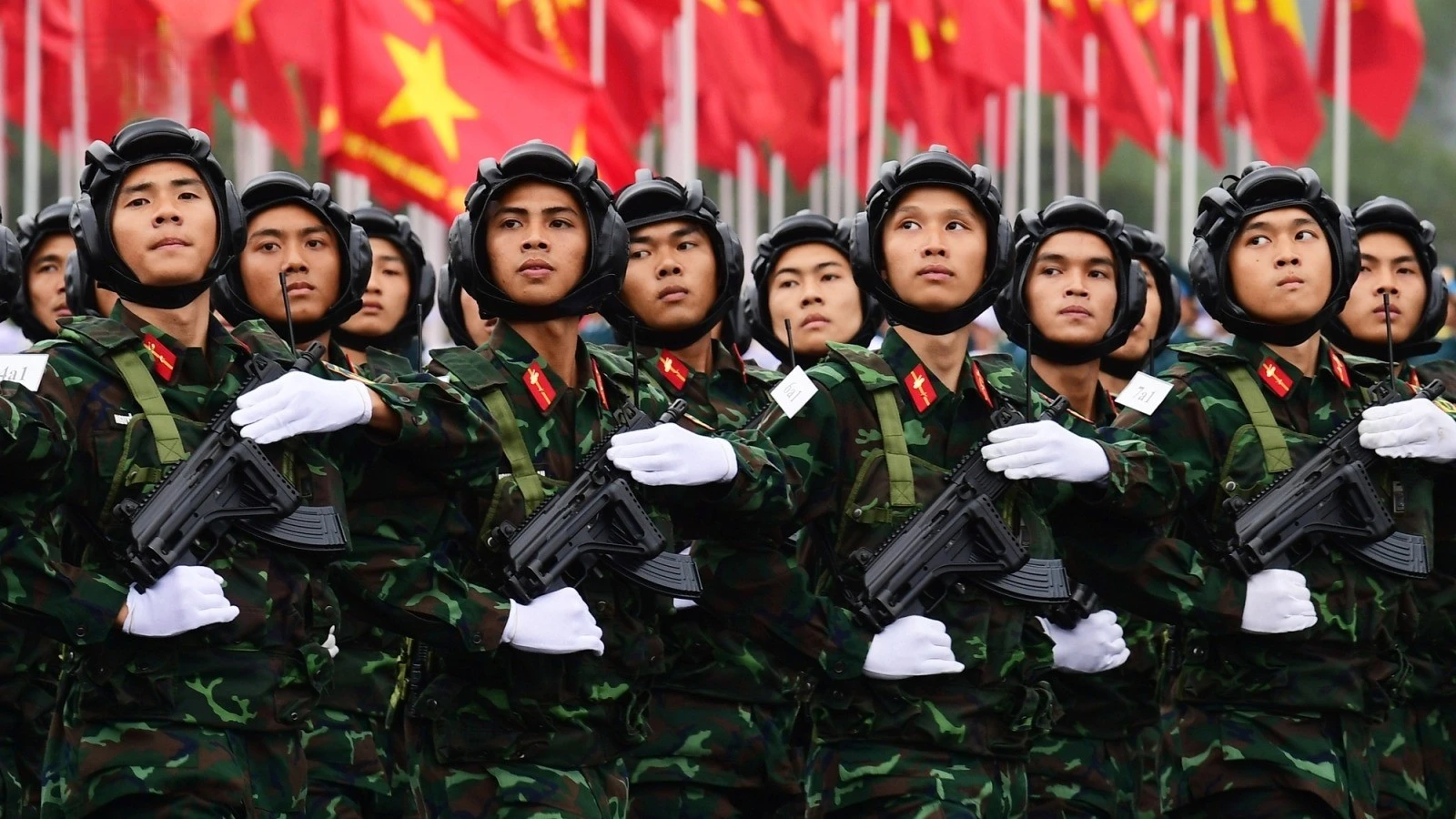 Vũ khí, trang bị của khối diễu binh kỷ niệm 50 năm giải phóng miền Nam