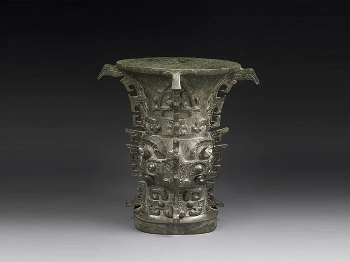 Đem bình cổ bán phế liệu, sốc khi biết bảo vật hơn 700 tỷ