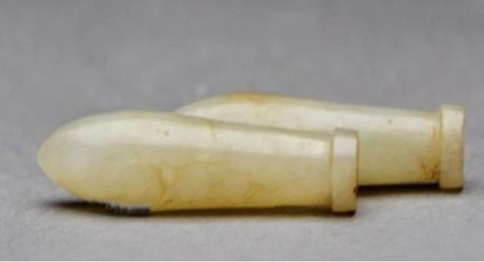 Mang đồ trong mộ cổ về nhà, bất ngờ gặp chuyện “kỳ quái” giữa đêm