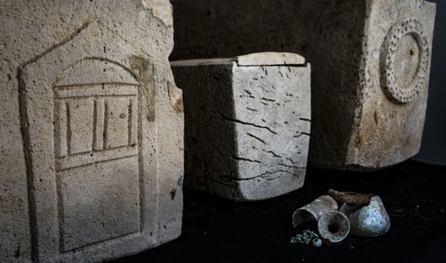 Tròn mắt cảnh tượng trong hầm mộ kỳ lạ 2.000 tuổi ở Israel