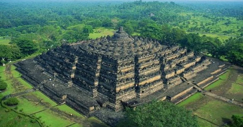 Bí mật ẩn chứa trong kim tự tháp lâu đời nhất thế giới