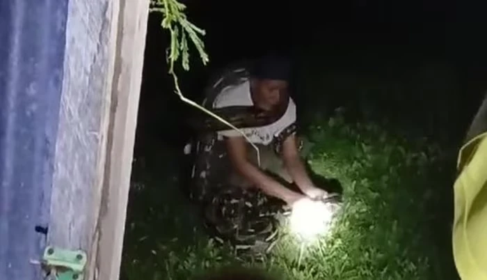 Tay không bắt “quái thú”, người đàn ông bị siết cổ tử vong