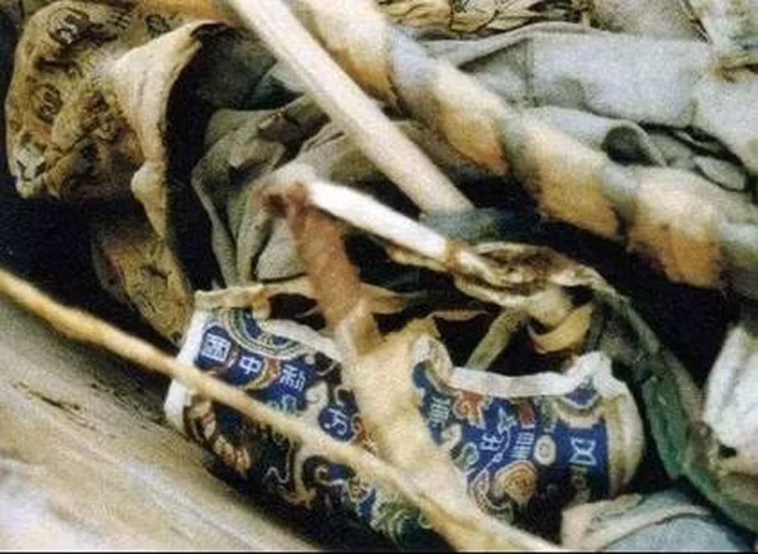 Cổ vật ngàn tuổi mang 8 chữ tiên tri năm 2040, chuyên gia sửng sốt