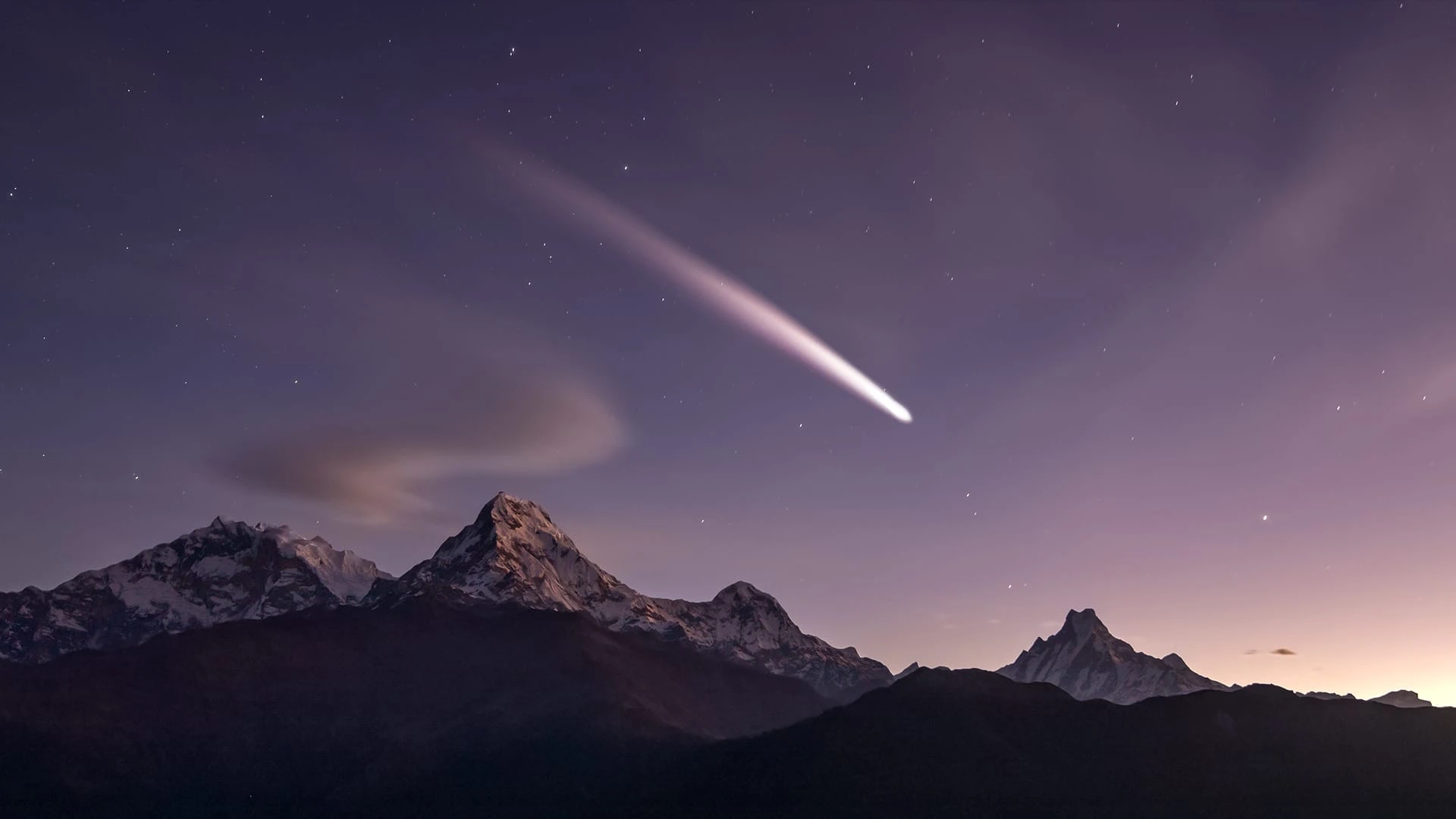 'Sao chổi Halloween' bất ngờ tan rã trên bầu trời Trái đất