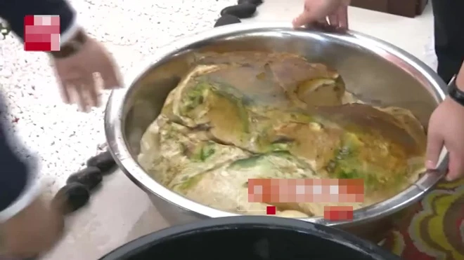 Nhặt được “miếng thịt” 25 kg, để nửa năm tăng thêm... trọng lượng