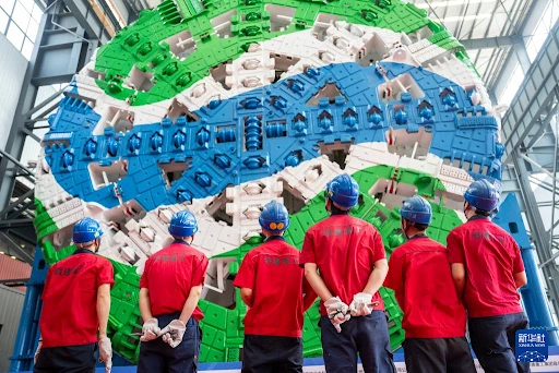 Láng giềng Việt Nam phá kỷ lục, khoe cỗ máy khổng lồ 3.500 tấn