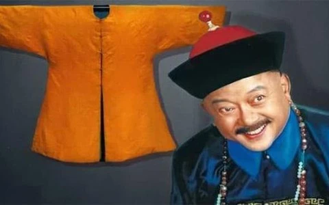 “Áo miễn tội chết” Hòa Thân khoe Kỷ Hiểu Lam có thực sự tồn tại?