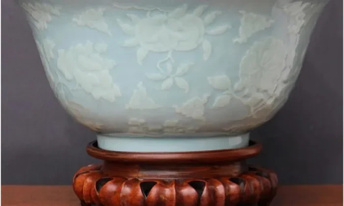 Dọn nhà cũ, không ngờ nhặt được 'báu vật' tiền tỷ bị lãng quên