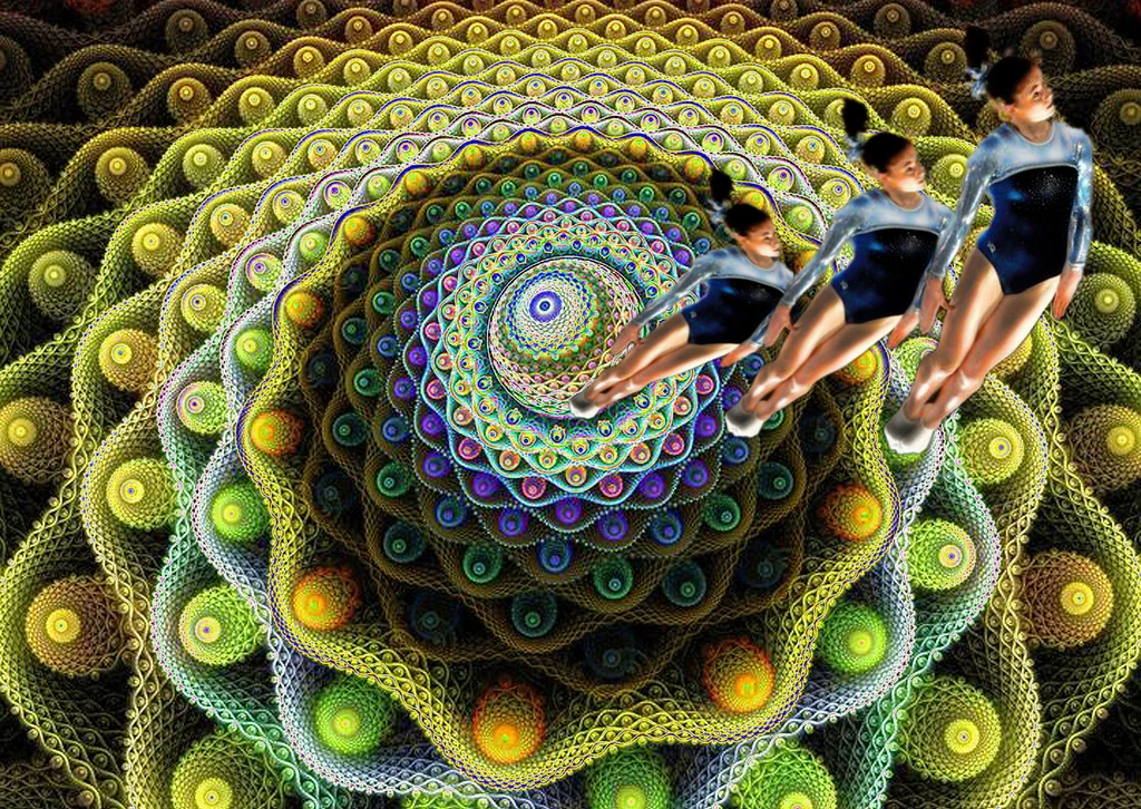 Sinh vật kỳ lạ lén lút nhìn con người du hành thời gian?