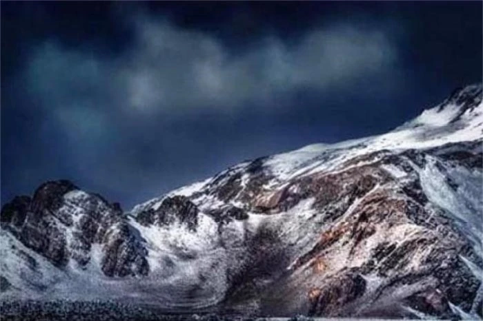 Dựng tóc gáy ngọn núi “nuốt người”, đố ai dám xâm phạm