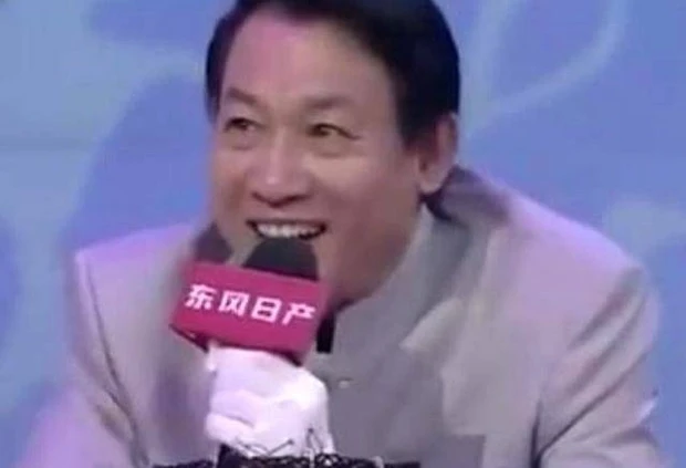 Mang bình cổ thời Càn Long đi thẩm định, suýt khóc khi chuyên gia phán