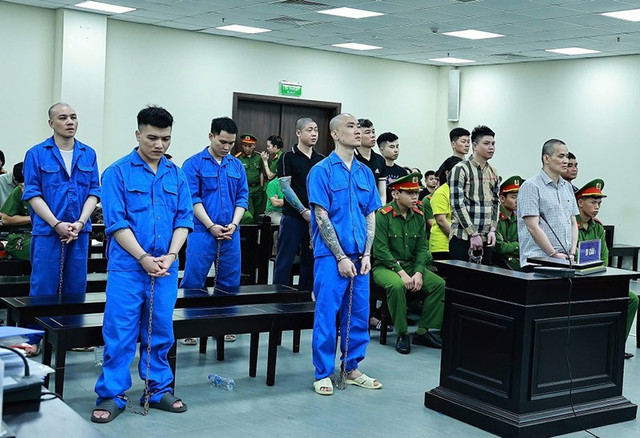 Các bị cáo tại phiên tòa. 67.jpg
