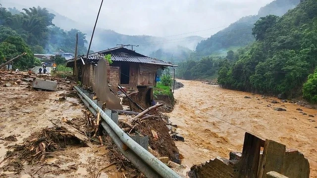 Thủ tướng ra công điện khẩn ứng phó lũ quét, ngập lụt Bắc Bộ