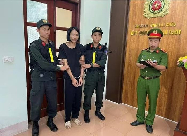 Đối tượng Lò Văn Khiêm tại cơ quan Công an. 98897dc37c8a95d4cc9bjpg.jpg