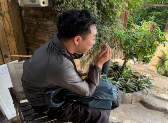 Nạn nhân bị mắc kẹt đã được hướng dẫn xuống núi an toàn. capture.png