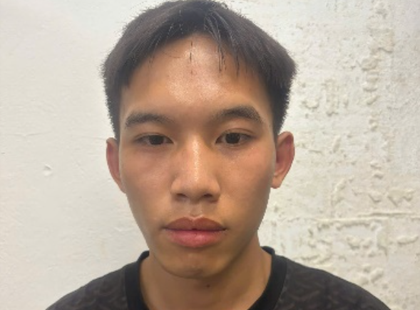 Đối tượng Hà Quang Hoàn tại cơ quan Công an. capture.png