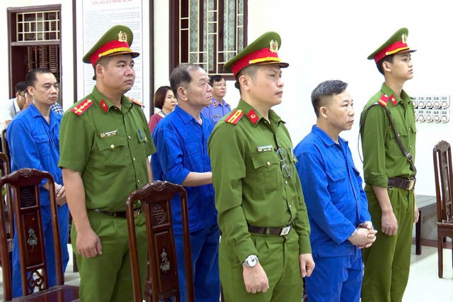 Hình ảnh tại phiên tòa. 90.jpg