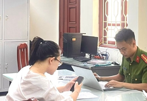 Công an phường Tam Điệp làm việc với chị Phạm Ngọc Kim N. capture-5102.png