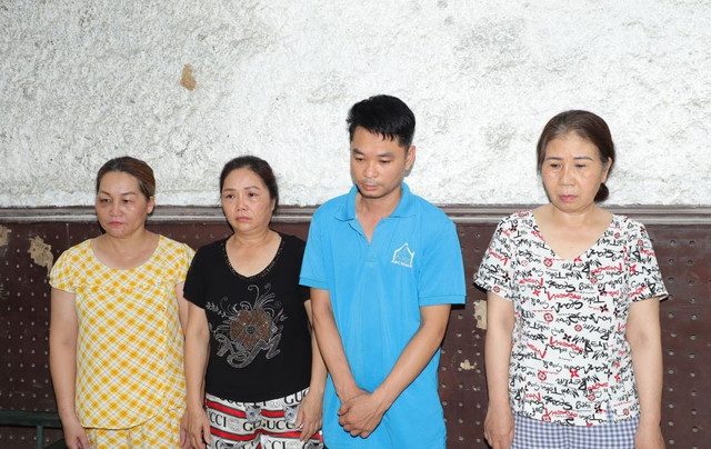 Các đối tượng cùng tang vật. 78.jpg