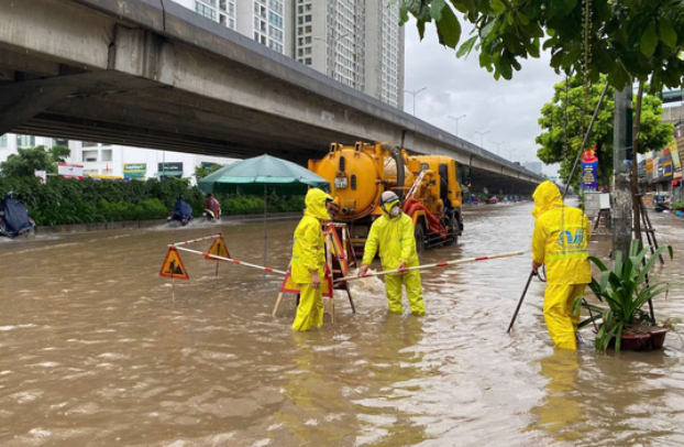 Nhiều tuyến phố của Hà Nội ngập sâu do mưa lớn ảnh hưởng từ cơn bão số 5. capture-8681.png