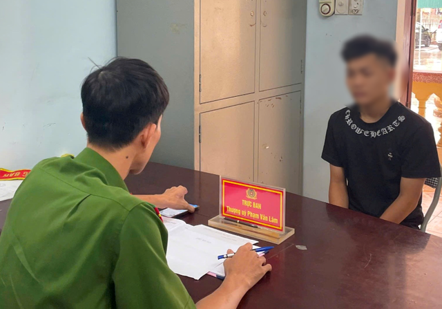 Phạm Đình An tại cơ quan công an. capture-6658.png
