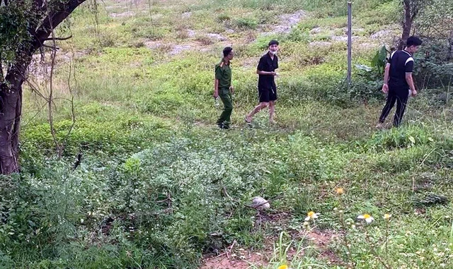 Phát hiện thi thể nam giới trong tư thế treo cổ ở Hà Nội