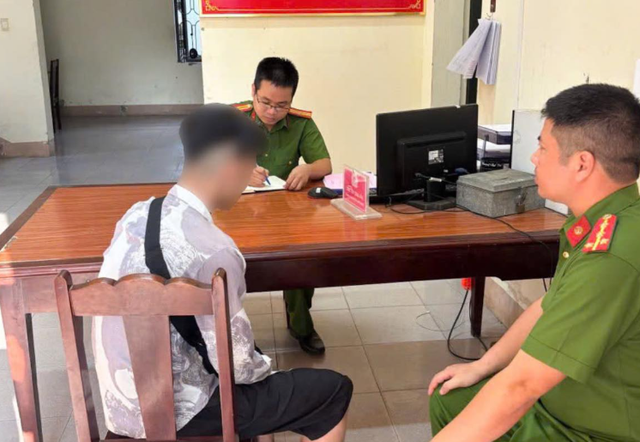 Anh H. tại cơ quan Công an. capture-8393.png