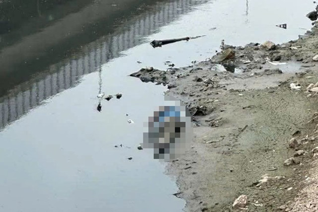 Hiện trường nơi phát hiện thi thể người đàn ông. 3.jpg